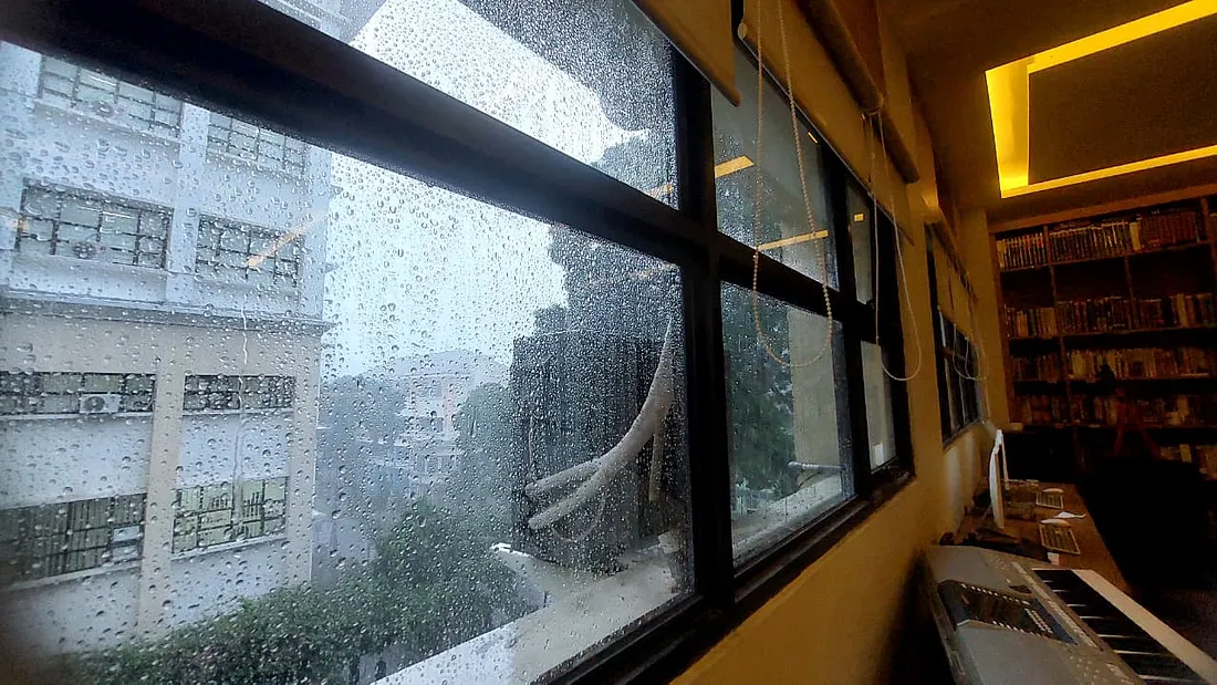 Hujan dan Kemelut Waktu Lagi